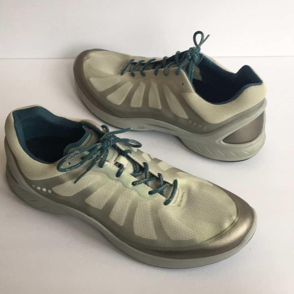 Ecco BIOM Fjuel Racer Sneaker Silver Metallic